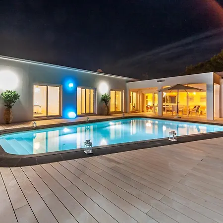 Nyaraló Luxury Casa El Marques